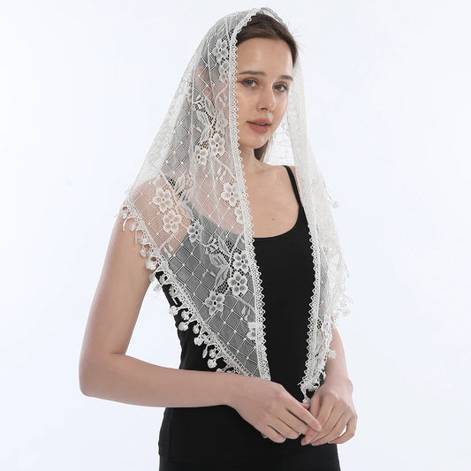 Mariscal Mantilla – White Lattice Floral Lace
