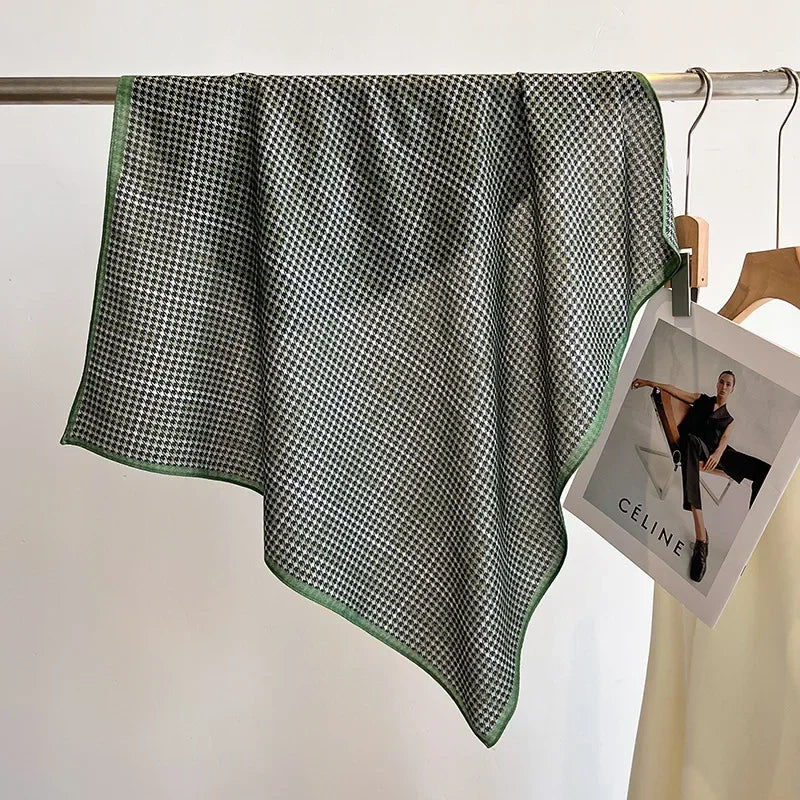 Quiñones - Verdant Houndstooth Scarf